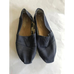 TOMS Women’s Canvas Slip-on flat shoes Size 9